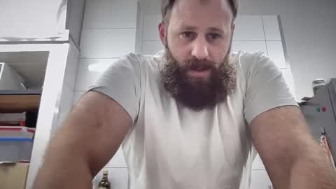 Snapshot of hybride8825 chatting on 12-05-25, 10:35 hybride8825 online show from 12-05-25, 10:35