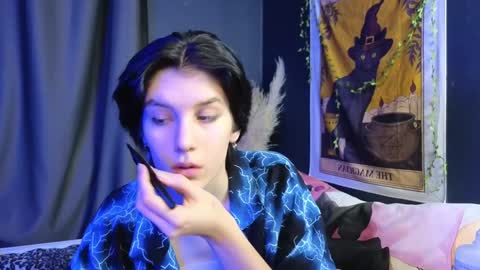 Hyeon Jin online show from 02-06-25, 08:45