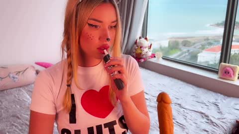 Snapshot of hypnotic_kitty chatting on 01-11-25, 08:43 Your submissive lady 3 online show from 01-11-25, 08:43