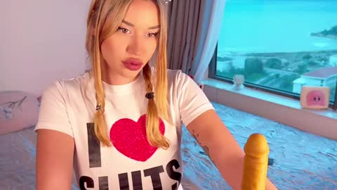 Snapshot of hypnotic_kitty chatting on 01-15-25, 09:45 Your submissive lady 3 online show from 01-15-25, 09:45