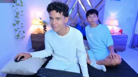 Son Hyunjin online show from 10-03-25, 01:02