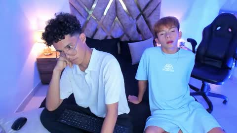 Snapshot of hyunjin_sun chatting on 11-16-25, 06:02 Son Hyunjin online show from 11-16-25, 06:02