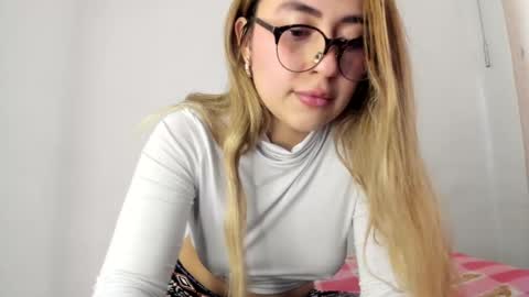 Hyun Joo online show from 09-15-25, 07:58