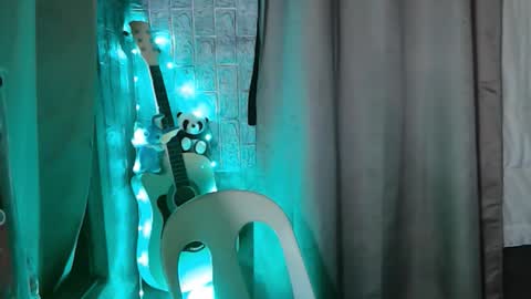 Snapshot of i_am_asian90 chatting on 11-10-25, 04:50 Kim online show from 11-10-25, 04:50