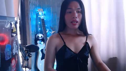 Snapshot of i_am_asian90 chatting on 11-20-25, 05:07 Kim online show from 11-20-25, 05:07