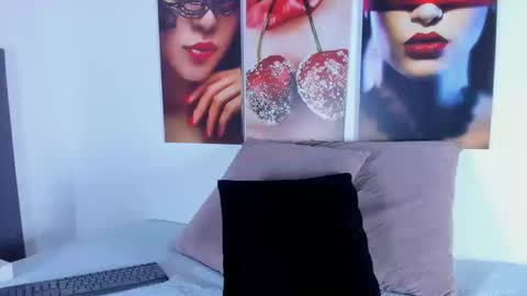 The Dolls online show from 09-09-25, 07:46