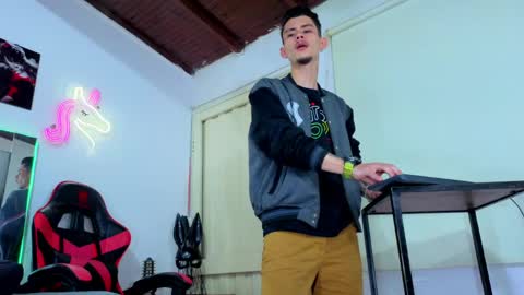 kelvis online show from 04-21-26, 02:51