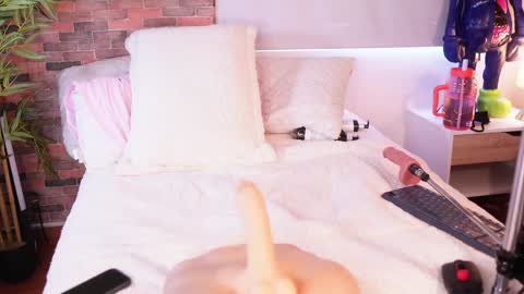 Lucy online show from 01-18-25, 03:49