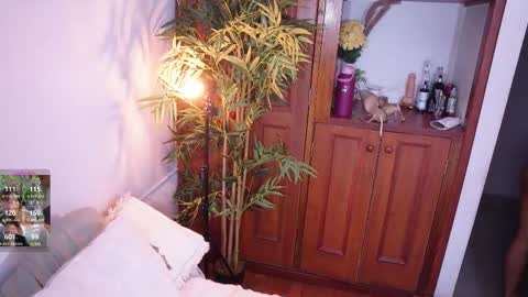 Lucy online show from 12-21-25, 10:44