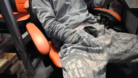 Snapshot of i_am_only_human chatting on 10-18-25, 01:56 lucifer online show from 10-18-25, 01:56