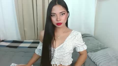 Snapshot of i_dont_bite69 chatting on 05-20-26, 12:22 25tks and HIT ME UP OR GET ONE OF MY SOCIALS online show from 05-20-26, 12:22
