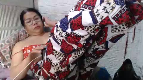 Snapshot of i_drain_u_bitch chatting on 10-09-25, 01:58 jamaeca online show from 10-09-25, 01:58