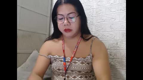 Snapshot of i_drain_u_bitch chatting on 01-09-26, 12:57 jamaeca online show from 01-09-26, 12:57