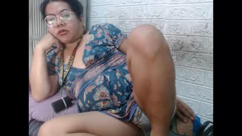 Snapshot of i_drain_u_bitch chatting on 03-05-26, 01:40 jamaeca online show from 03-05-26, 01:40