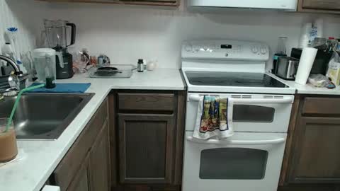 ShortStuff online show from 02-10-25, 06:45