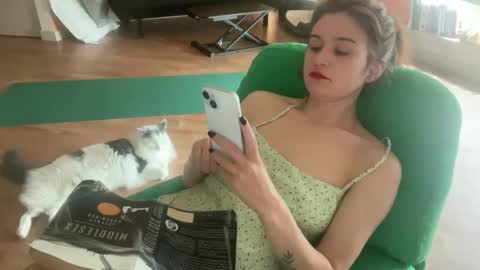 Olive online show from 09-08-25, 08:19