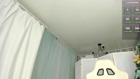 Snapshot of i_want_you_eva chatting on 01-21-25, 04:37 HiI am  EvaPVT is open  online show from 01-21-25, 04:37