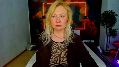 Snapshot of i_will_wake_u_up chatting on 05-02-26, 02:27 Samanta online show from 05-02-26, 02:27