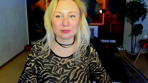 Snapshot of i_will_wake_u_up chatting on 05-13-26, 01:14 Samanta online show from 05-13-26, 01:14