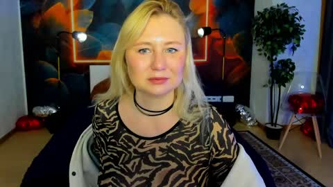 Snapshot of i_will_wake_u_up chatting on 05-18-26, 01:35 Samanta online show from 05-18-26, 01:35