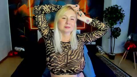 Snapshot of i_will_wake_u_up chatting on 05-23-26, 08:07 Samanta online show from 05-23-26, 08:07