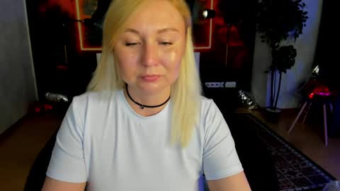 Snapshot of i_will_wake_u_up chatting on 05-29-26, 01:36 Samanta online show from 05-29-26, 01:36