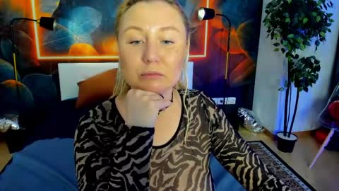 Snapshot of i_will_wake_u_up chatting on 06-01-26, 01:29 Samanta online show from 06-01-26, 01:29