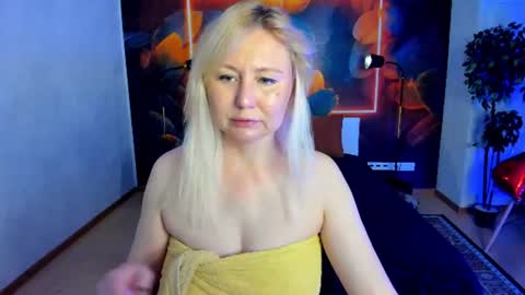 Snapshot of i_will_wake_u_up chatting on 06-10-26, 01:39 Samanta online show from 06-10-26, 01:39