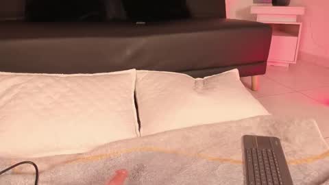   online show from 03-11-26, 12:22