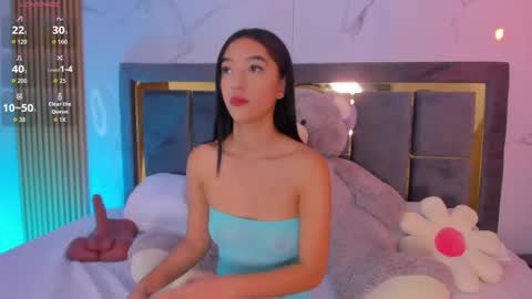 Snapshot of iam_milly_ chatting on 04-17-26, 09:18 Milly online show from 04-17-26, 09:18