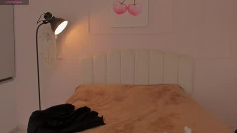 Snapshot of iam_milly_ chatting on 05-13-26, 03:26 Milly online show from 05-13-26, 03:26