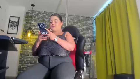 Snapshot of iam_samy chatting on 01-27-25, 05:58 Samy online show from 01-27-25, 05:58