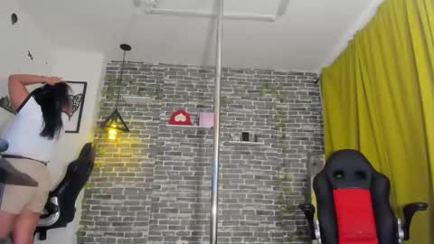 Snapshot of iam_samy chatting on 02-15-25, 06:01 Samy online show from 02-15-25, 06:01