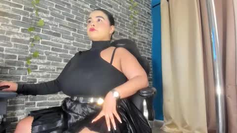 Snapshot of iam_samy chatting on 11-25-25, 11:43 Samy online show from 11-25-25, 11:43