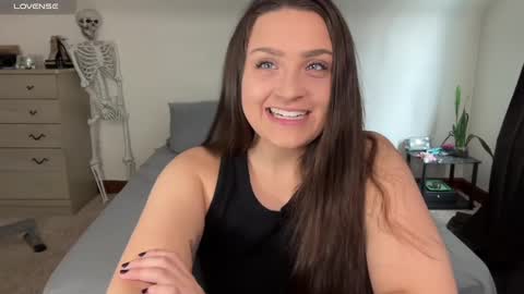 Crystal online show from 02-19-25, 05:49