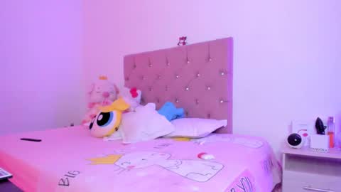 Sara online show from 02-19-25, 02:01