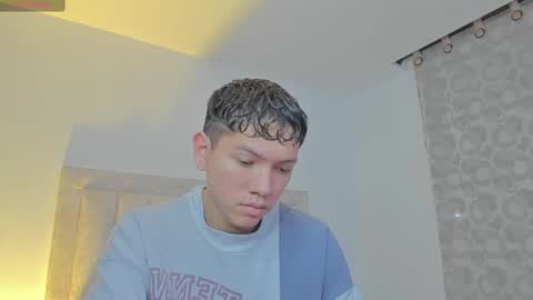 Juliiiiian online show from 03-08-25, 10:43