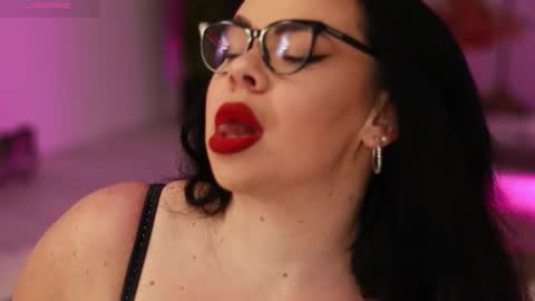 Lila online show from 11-09-25, 04:27