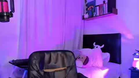 Mel  online show from 09-19-25, 05:20