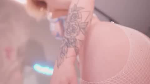 Nina  online show from 09-30-25, 06:02