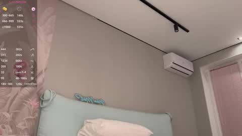 Nina  online show from 10-19-25, 07:25