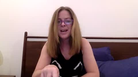 iampoppyy online show from 10-13-25, 02:33