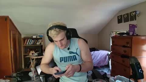 Snapshot of iamtommyparker chatting on 11-07-25, 04:18 iamtommyparker online show from 11-07-25, 04:18