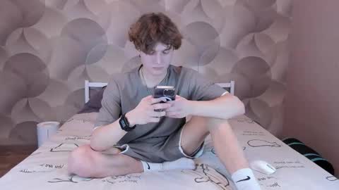 Ian Flor online show from 02-12-26, 03:18