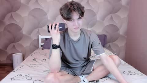 Ian Flor online show from 04-09-26, 03:06