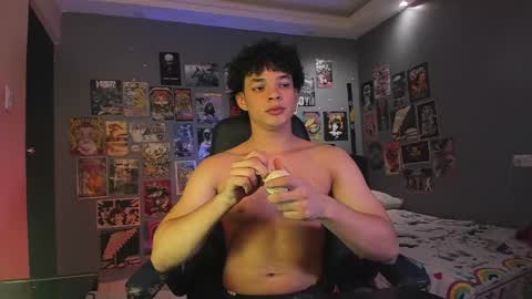 Snapshot of ian_versace chatting on 12-14-24, 07:18 Andres online show from 12-14-24, 07:18