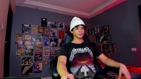 Snapshot of ian_versace chatting on 12-31-24, 06:48 Andres online show from 12-31-24, 06:48