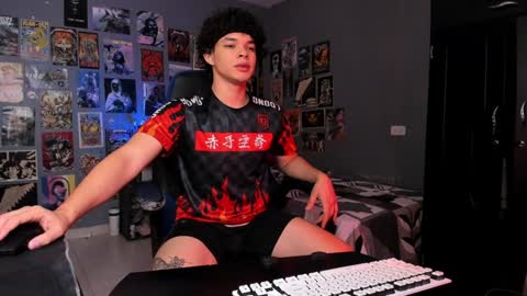 Snapshot of ian_versace chatting on 02-02-25, 09:34 Andres online show from 02-02-25, 09:34