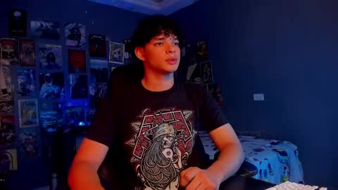 Snapshot of ian_versace chatting on 02-25-25, 11:44 Andres online show from 02-25-25, 11:44