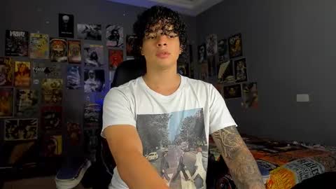 Snapshot of ian_versace chatting on 10-17-25, 03:31 Andres online show from 10-17-25, 03:31